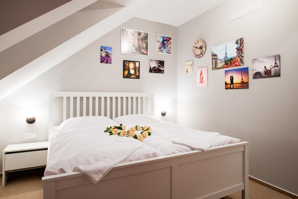 Relax21 Hotel Uhersky Ostroh Ruang foto