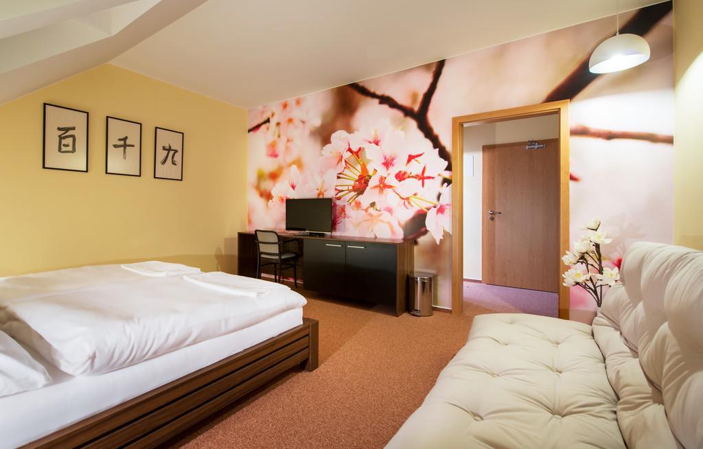 Relax21 Hotel Uhersky Ostroh Ruang foto