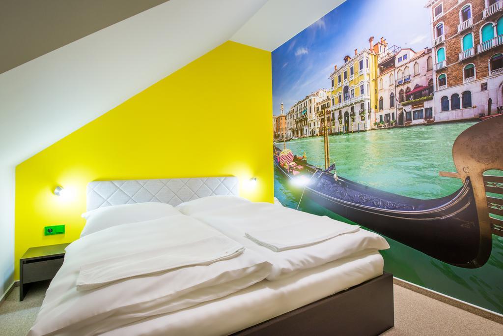 Relax21 Hotel Uhersky Ostroh Ruang foto